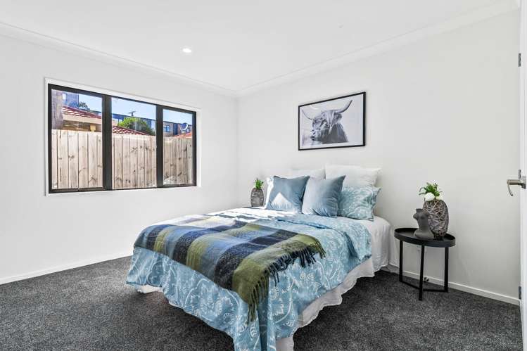 2B Palmgreen Court Stanmore Bay_11