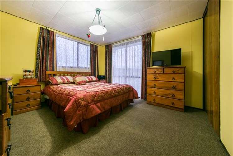 84 Captain Scott Road Glen Eden_23