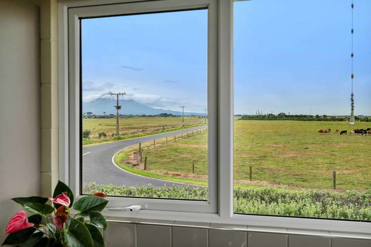 204a Tai Road Opunake_10