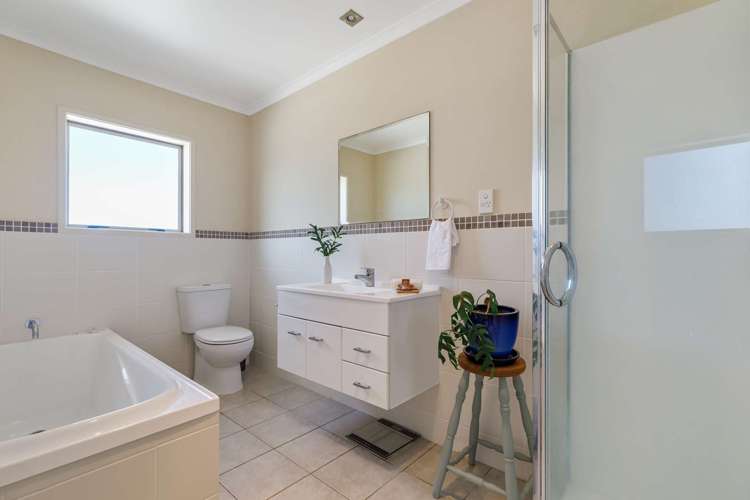 34 Aitkenhead Court Parakai_13