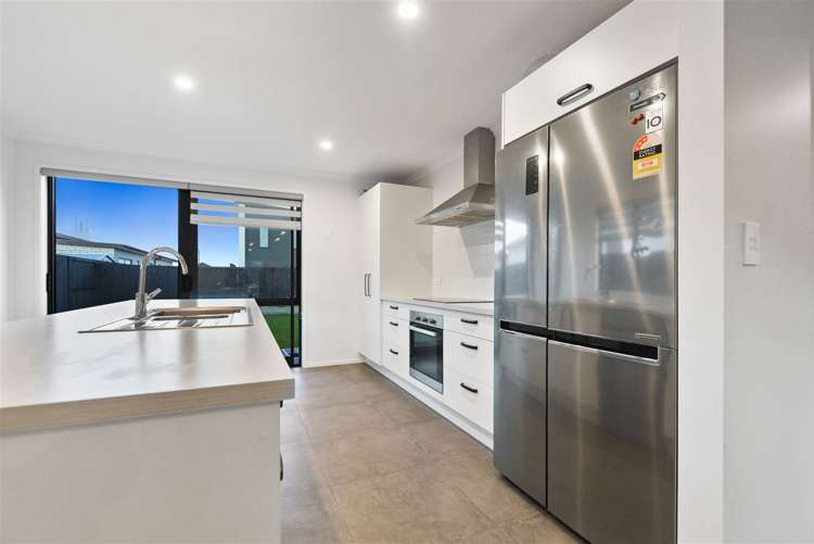 8 Probert Crescent Chartwell_10