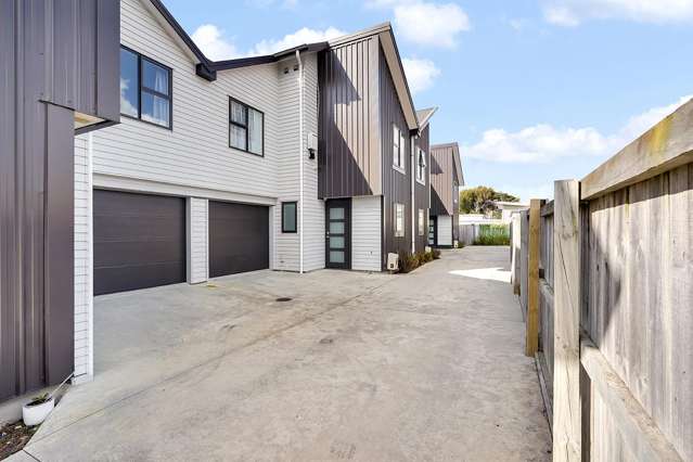 2/12 Beaumont Street Hamilton East_4