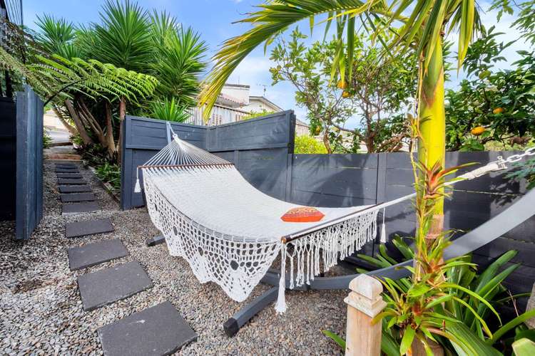 2/13 Philson Terrace Browns Bay_17