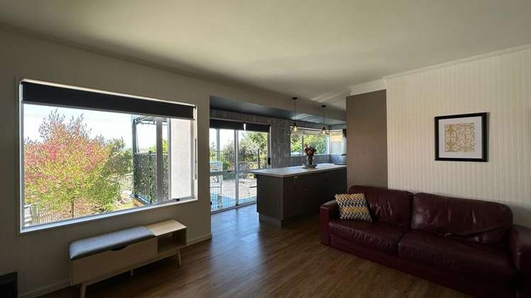  2/413 Suffolk Road Stoke_23