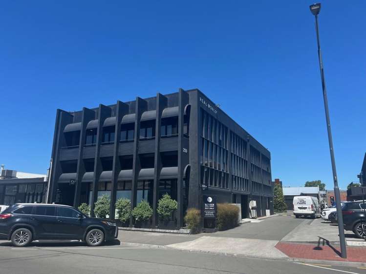 209 Queen Street East_0