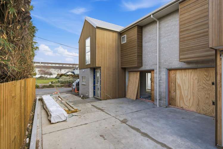 1-4/23 Dickens Street Addington_12
