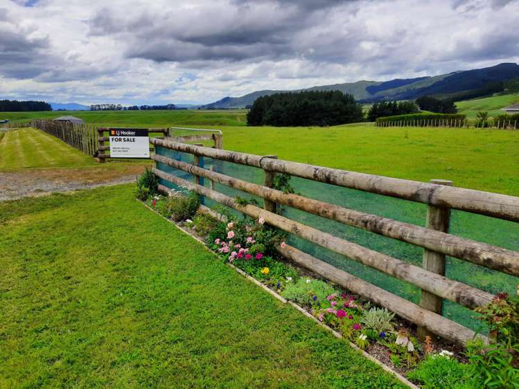 28 Highland View Drive Tokomaru_1