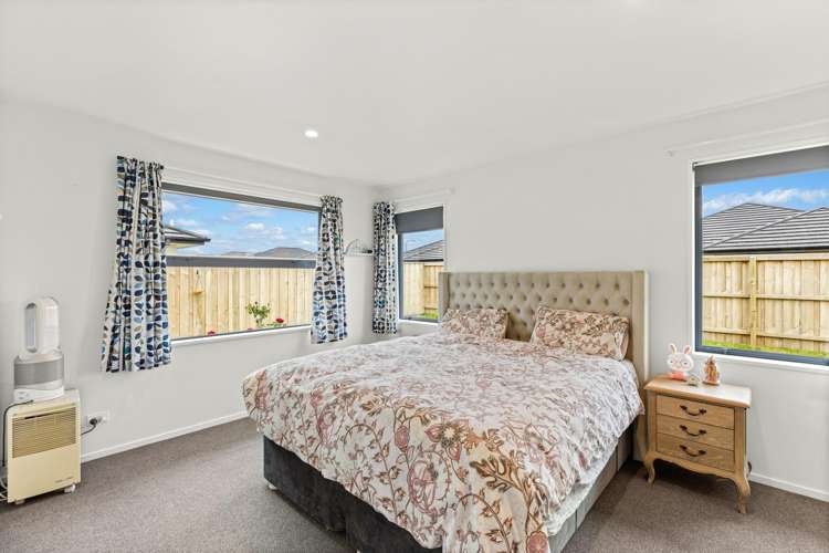 175 Faringdon Boulevard Rolleston_6