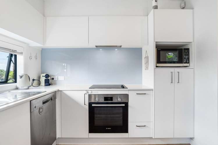 2/141 Wallace Road Mangere Bridge_7