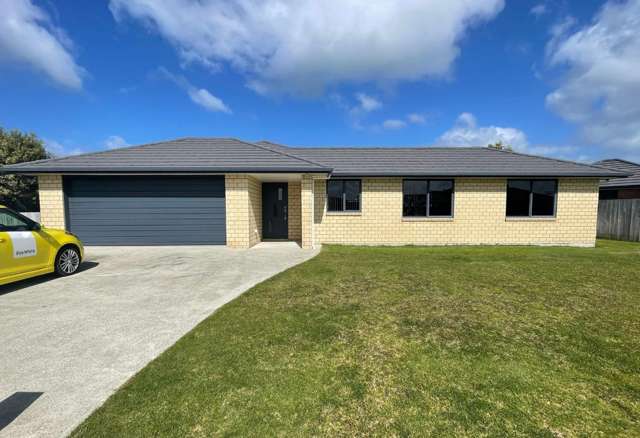 Spacious, and easy-care living in a fantastic coastal location!