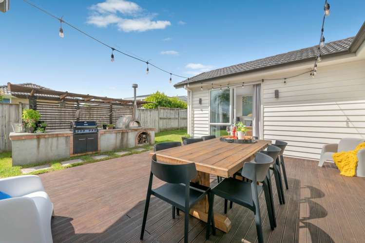 9 Defender Crescent Beachlands_7