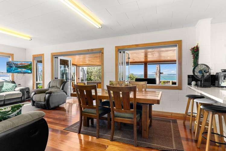 8 Signal Station Road Pouto_12