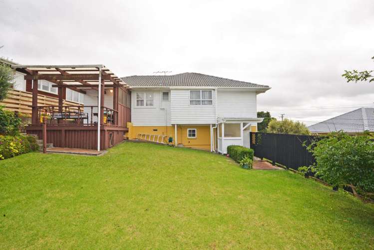 7 De Val Drive Titirangi_12
