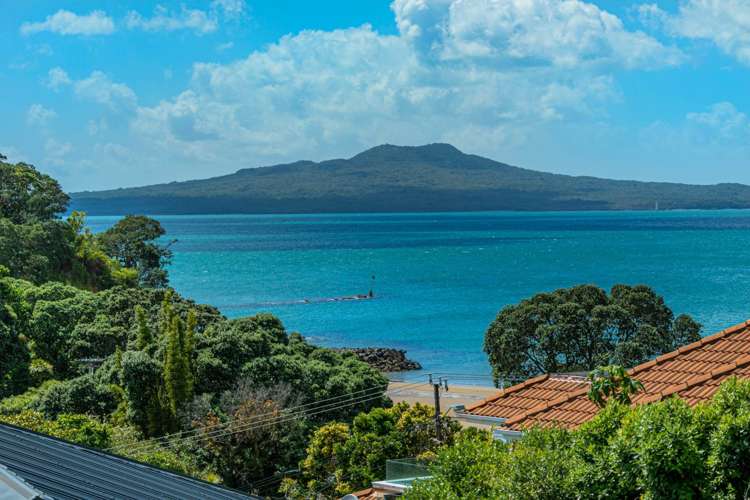 2/72 Beach Road Castor Bay_26