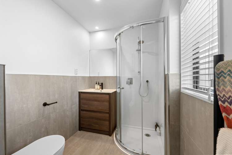 15 Korama Lane New Lynn_10