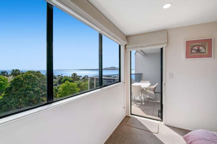 5B/175 Hurstmere Road Takapuna_13