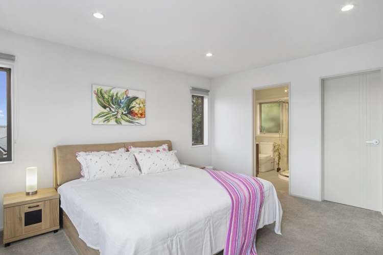 32a Bodi Place Te Atatu South_13