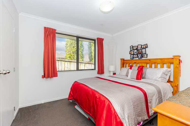 66 Farnborough Drive Grandview Heights_16