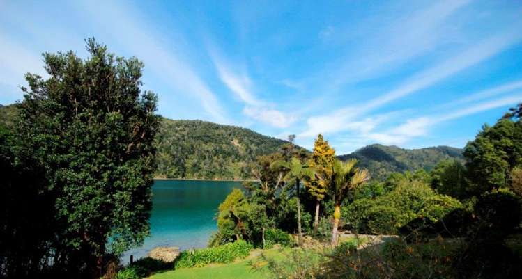 3130 Archers Road Tennyson Inlet_19