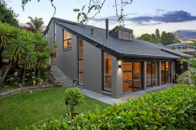 10 Elliot Street_0