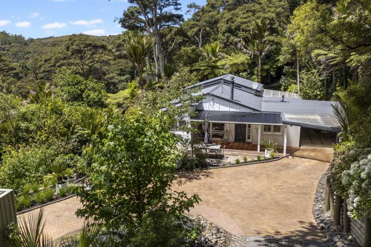 1003 Huia Road Huia_19