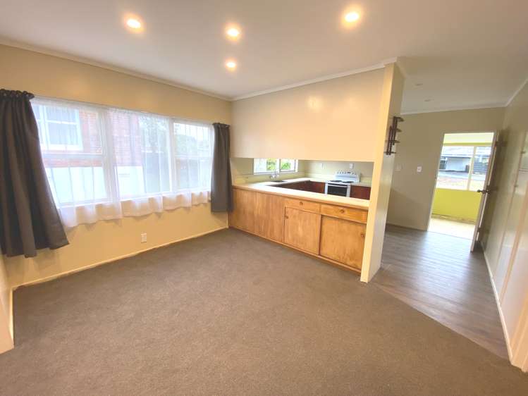 87 Royal View Road Te Atatu South_3