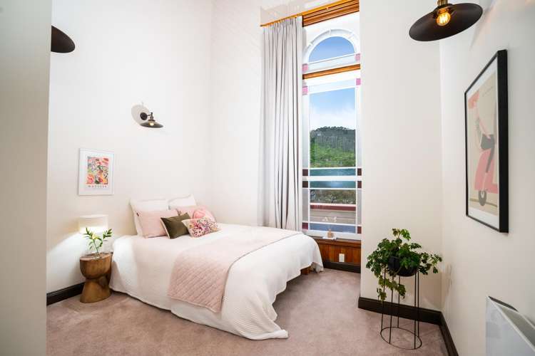 2/235 Adelaide Road Newtown_8