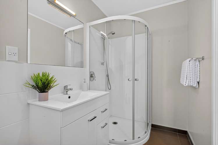 43a Marellen Drive Red Beach_17