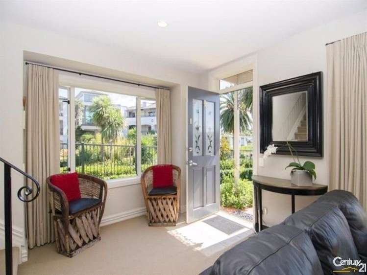 18 Leneford Drive East Tamaki_7