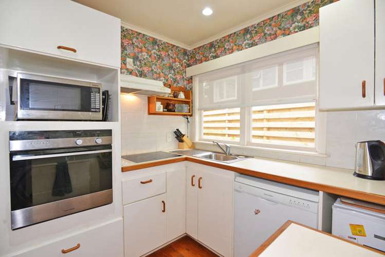 7 De Val Drive Titirangi_6