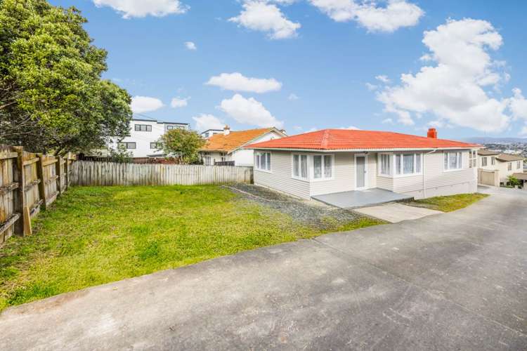 235 Blockhouse Bay Road_1