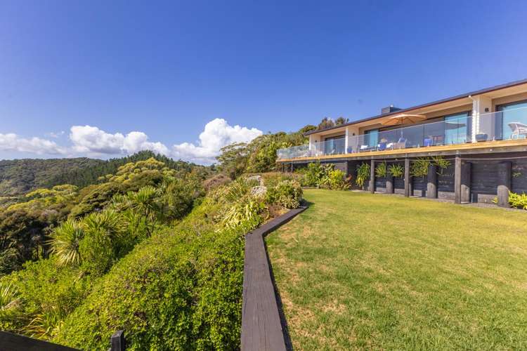 47 and 49 Russell Heights Russell_17