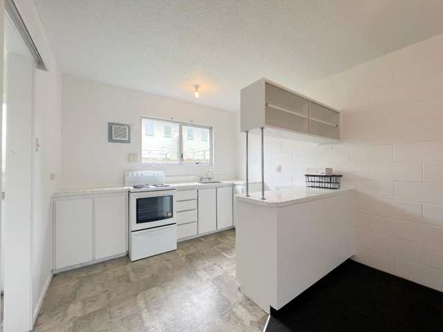 2/239 Old Farm Road 1074_4