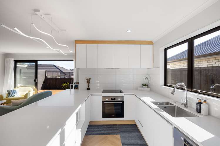 1/36 Maanihi Drive Rototuna North_7