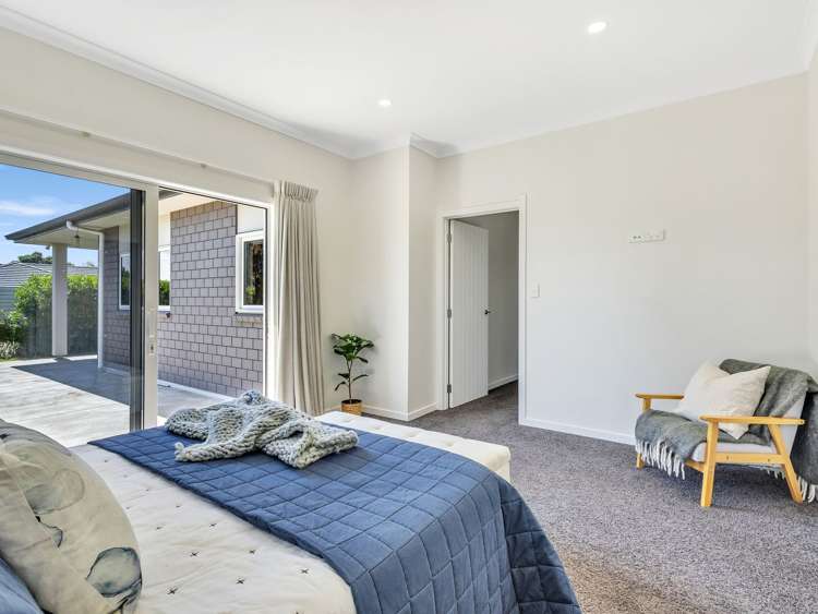 2 Drovers Way Frimley_17