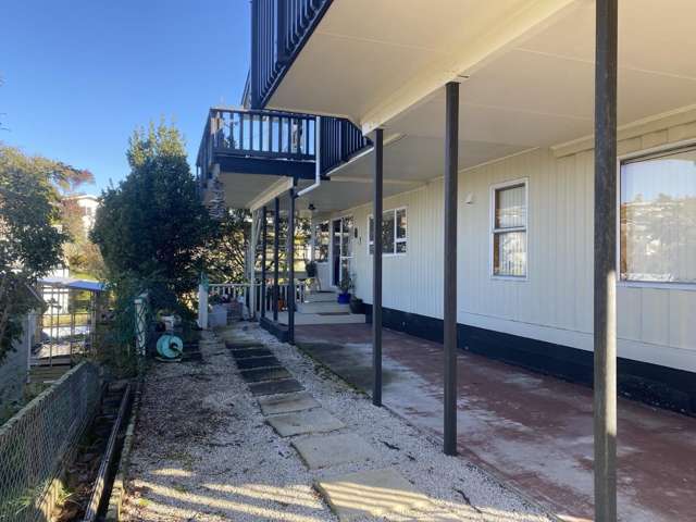 2/4 Alberta Street 1045_3