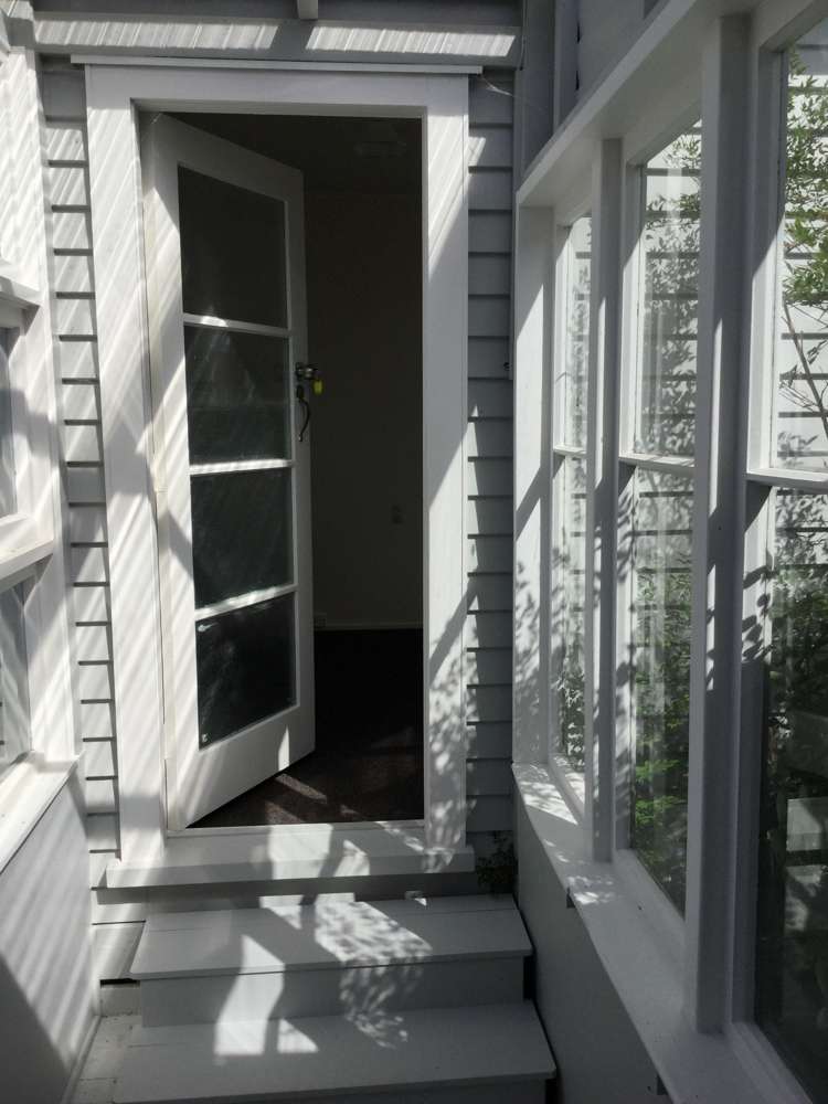 10a Riverview Road New Lynn_13