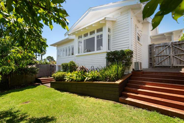 7B North Avenue Narrow Neck_4
