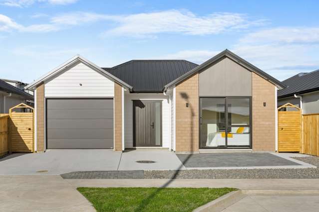 Single-Level - 2 Master Suites + 2 Kitchens