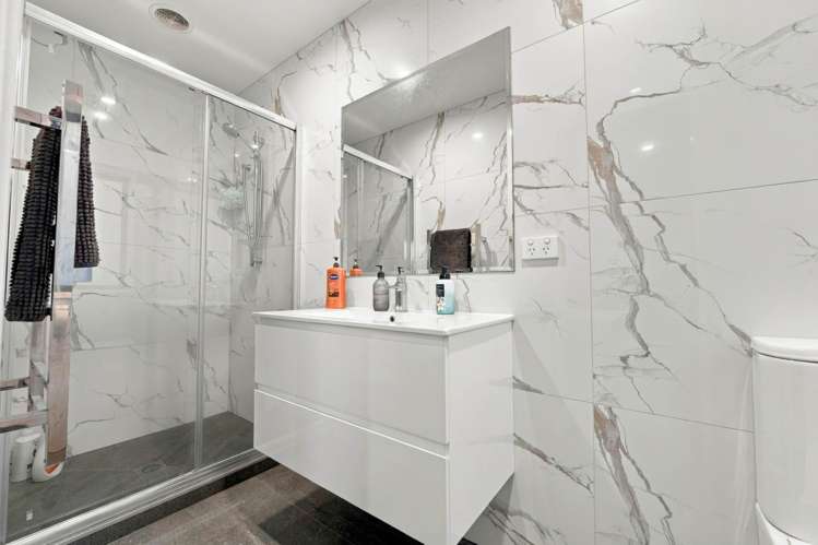 36 Koropa Road Flat Bush_24