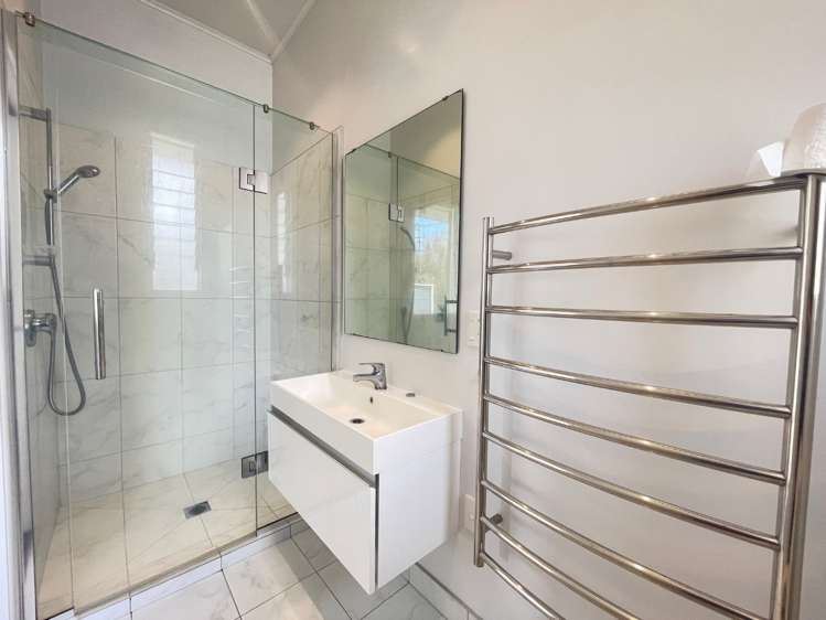 33 Aeroview Drive Beach Haven_13