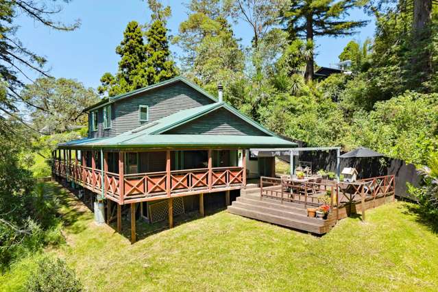 Escape to Arkles Bay: Your Private Redwood Retreat