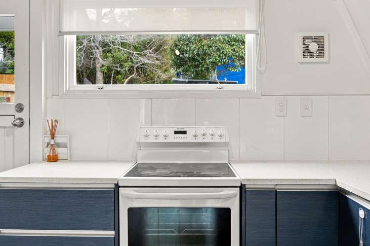 10B Win Grove Hatfields Beach_6