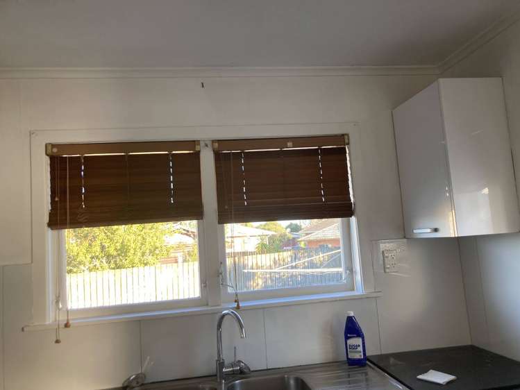 2/10 Ocean View Road Northcote_6