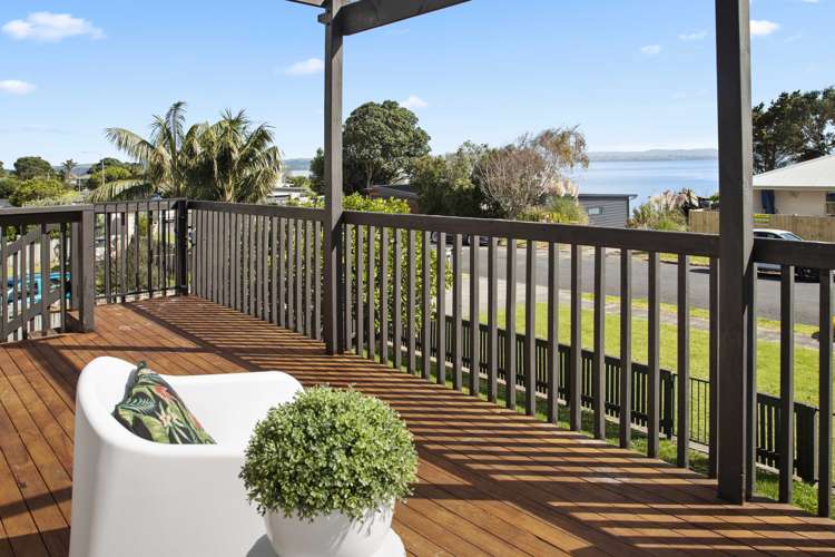 11 Crispe Road Clarks Beach_5