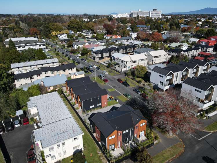 2/13 Palmerston Street Hamilton Central_21