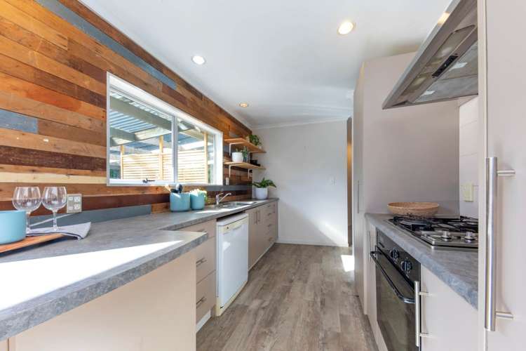 46 Onedin Place Titirangi_7