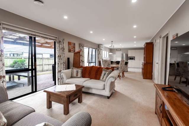 12 Skybird Place Glen Eden_1