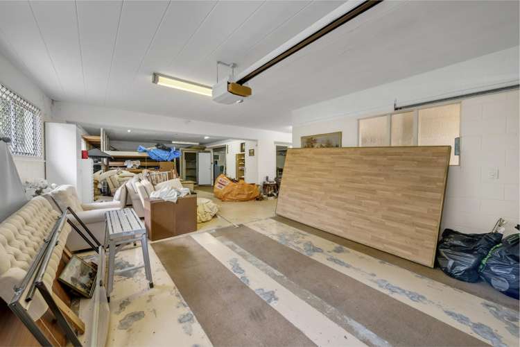 31 & 33 Castleton Drive Mellons Bay_24