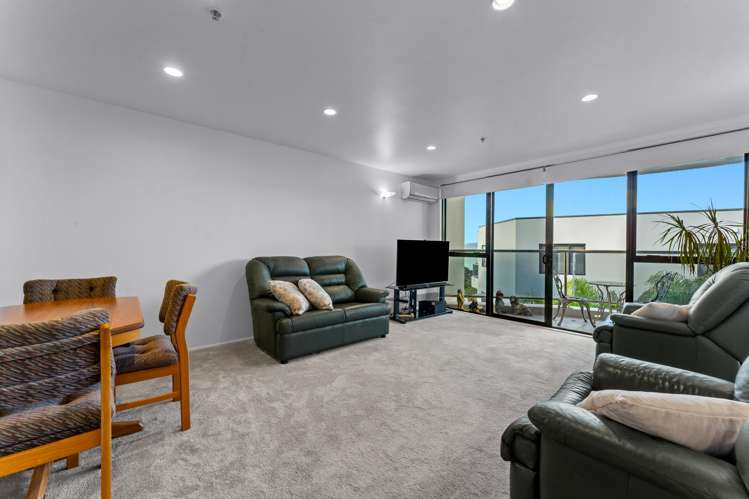 4E/175 Hurstmere Road Takapuna_11